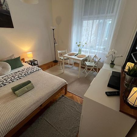 Feel Like Home - Cozy Downtwon Studio For 2 Budapest Ngoại thất bức ảnh